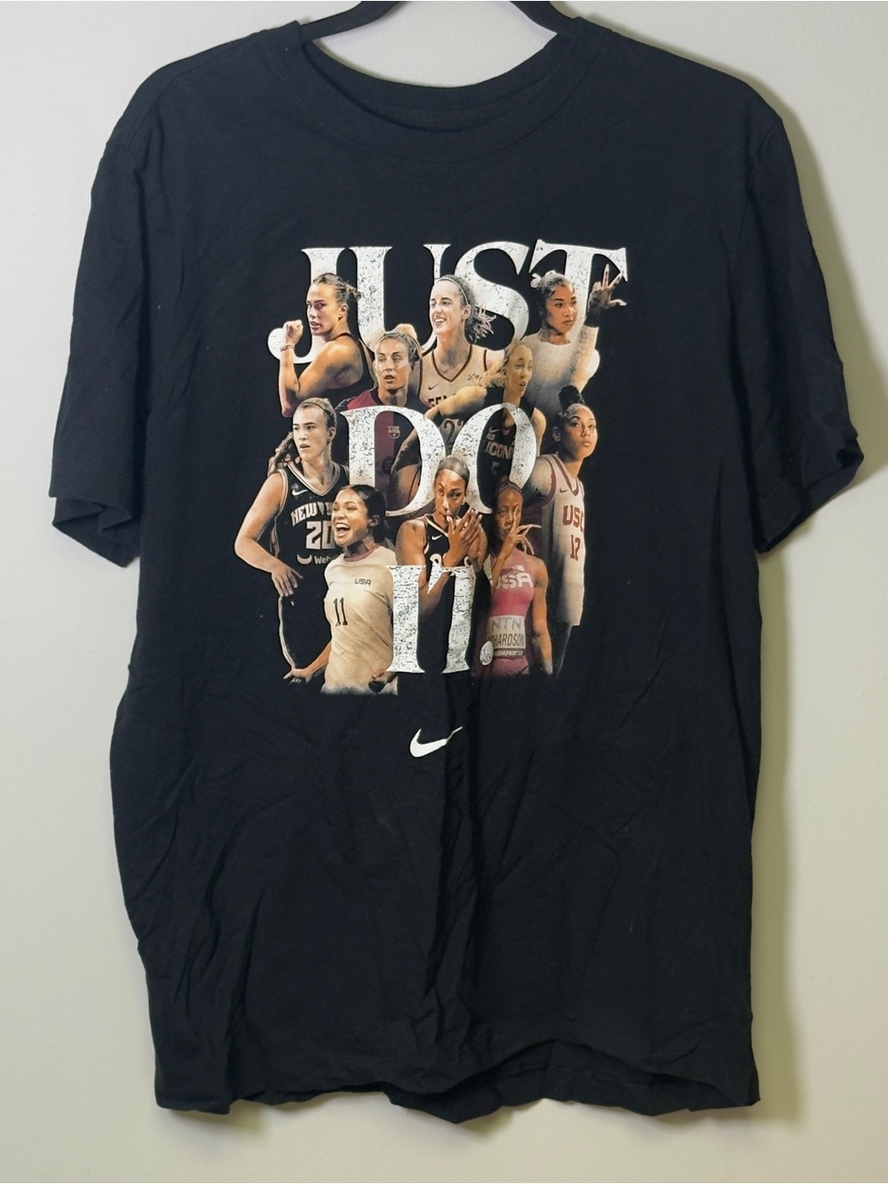 Nike Black 'Just Do It' Women’s Athletes Graphic Tee Size L